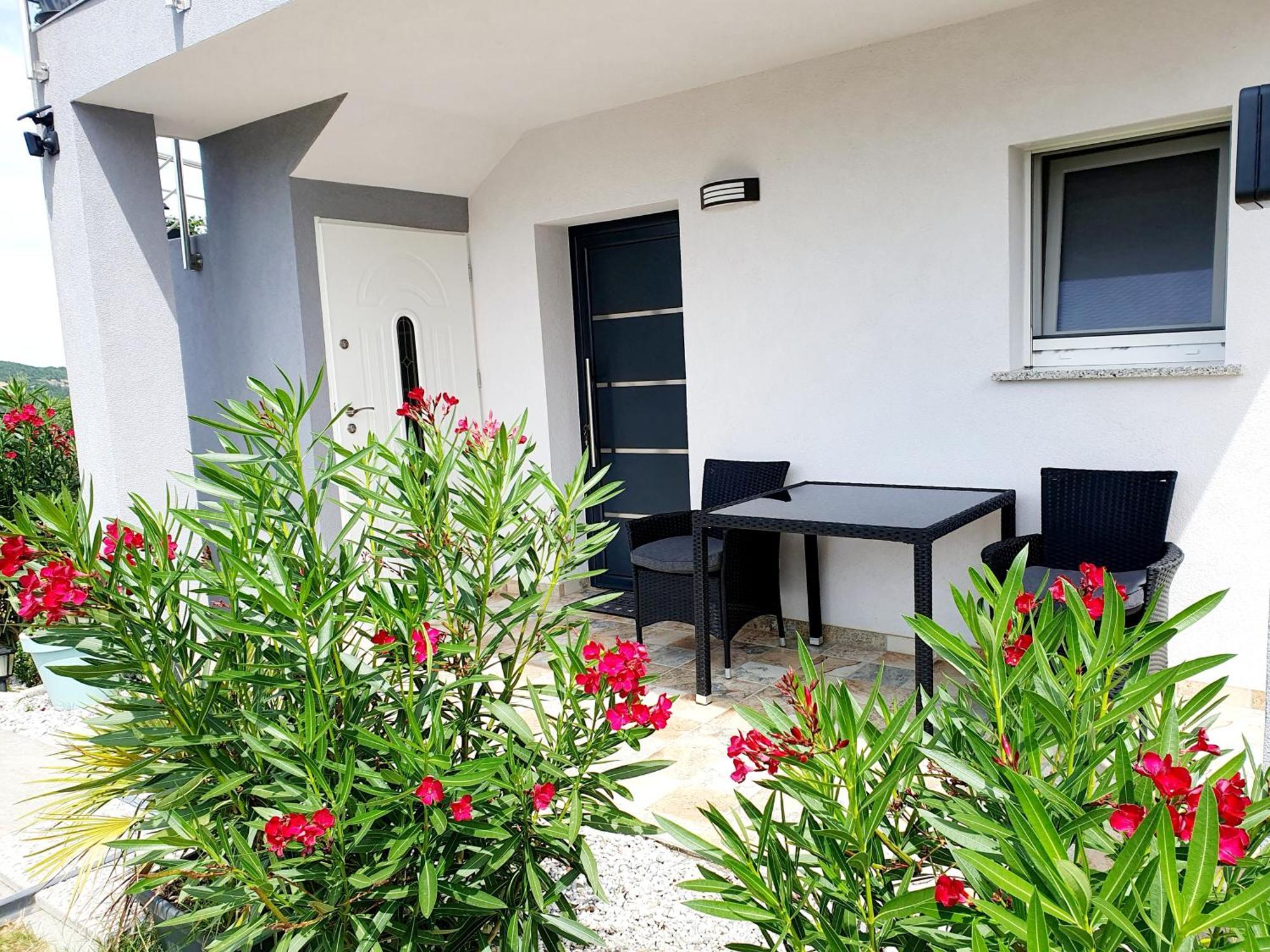 Villa Ines Zgornje Skofije Exterior foto